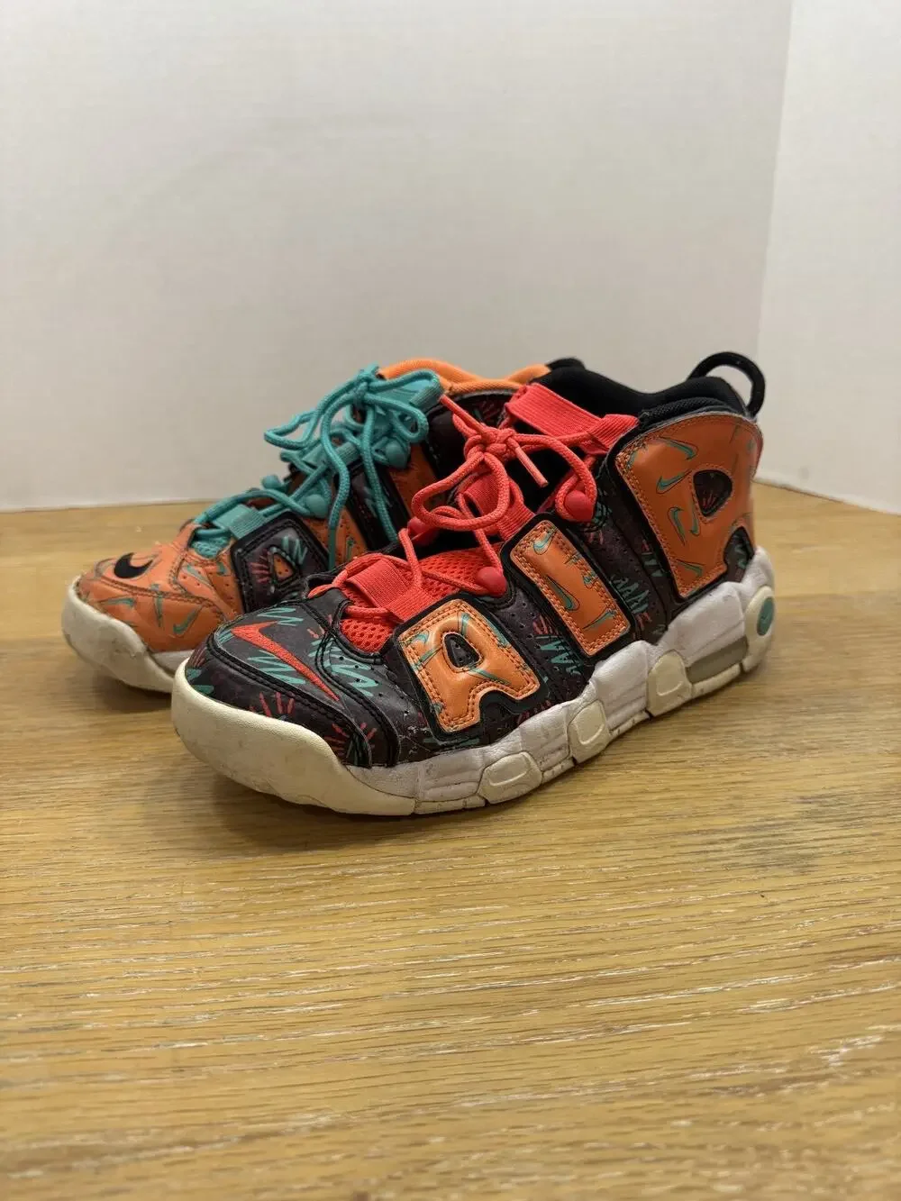 Nike Air More Uptempo GS Size 7Y Multicolor